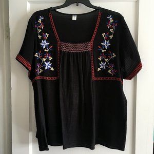 Old Navy square neck embroidered top